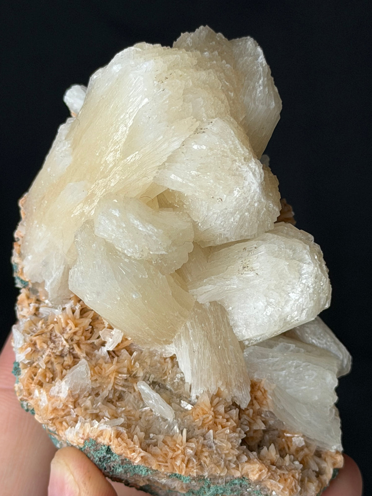 Stilbite bianca su matrice di heulandite