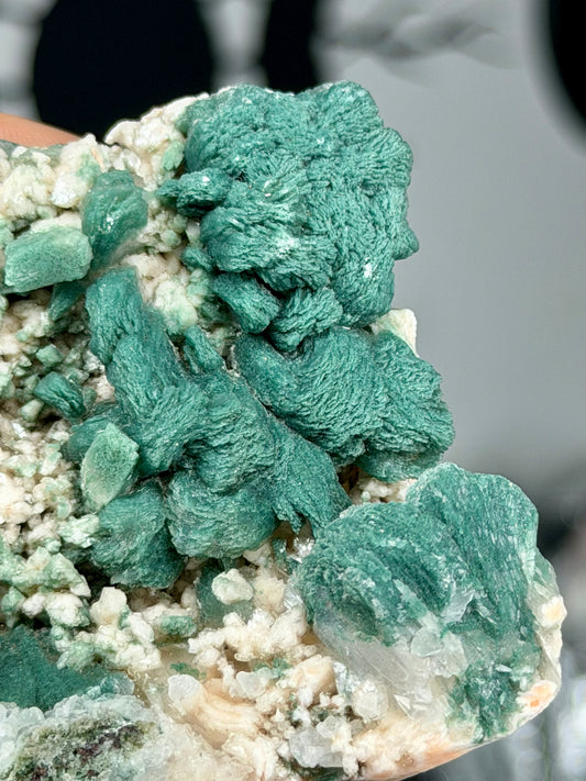 Stilbite verde su matrice