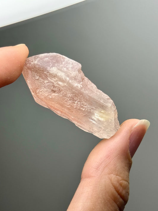 Quarzo ricoperto da ematite rosa - Brasile