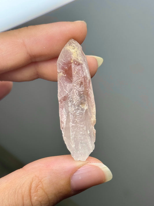 Quarzo ricoperto da ematite rosa- Brasile