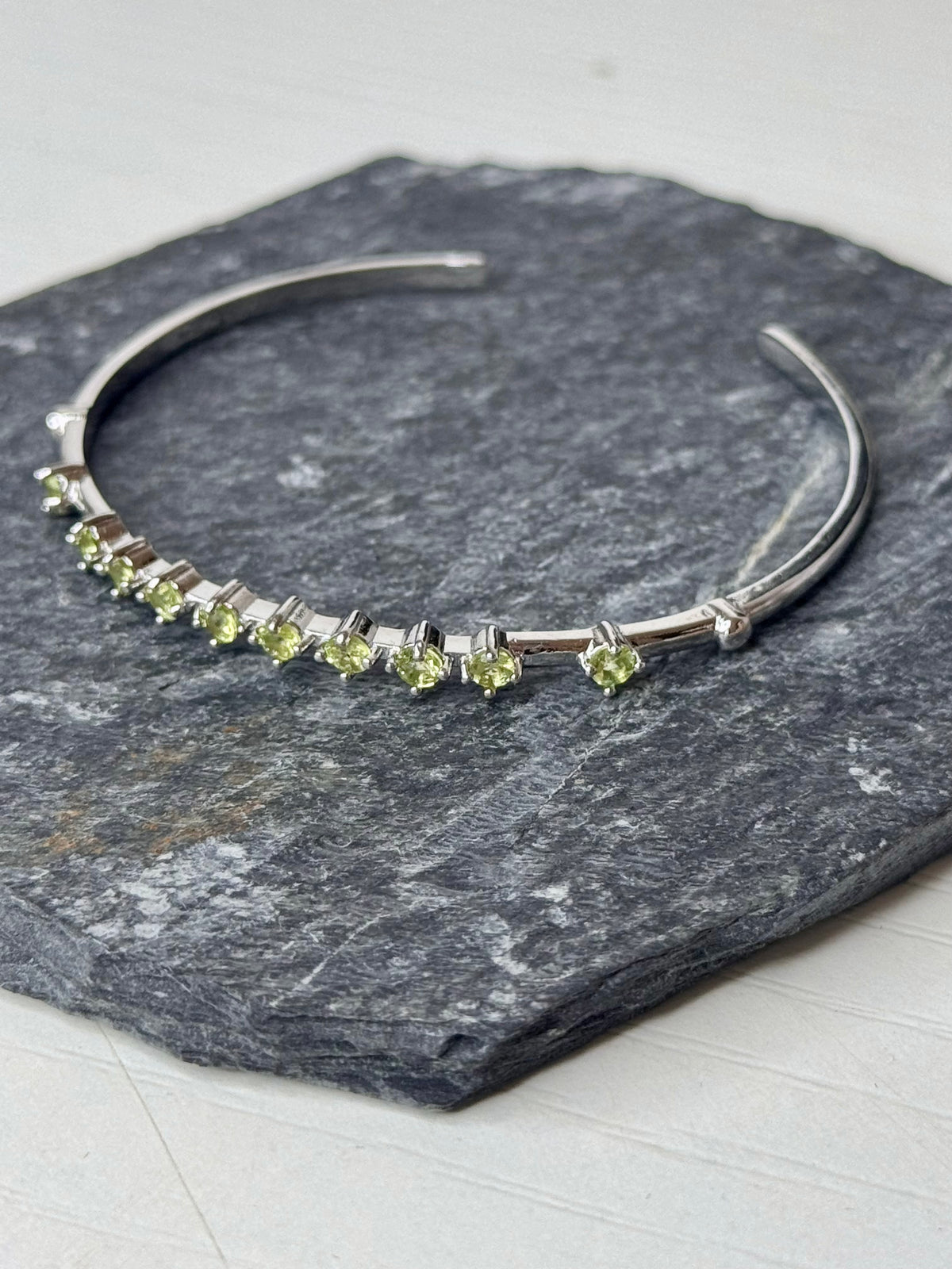 Bracciale Regolabile con Peridoto - Rame
