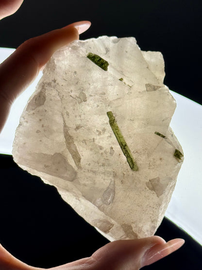 Quarzo con Gemme di Tormalina Verde - Brasile