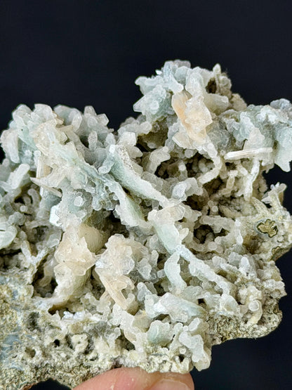 Calcedonio stalattitico Sugar con stilbite rosa