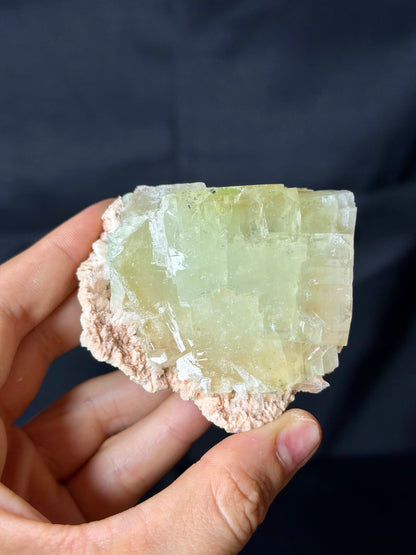 Apofillite verde su Stilbite rosa