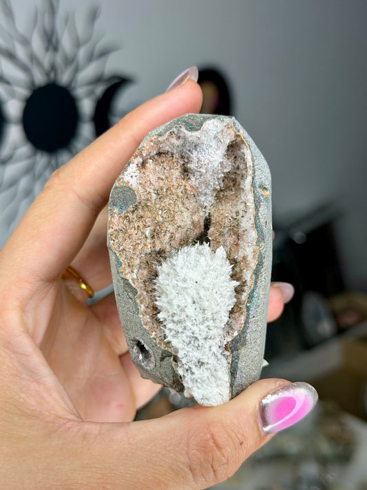 Geode okenite